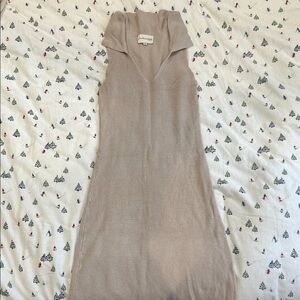 Chic Beige Sleeveless Midi Dress